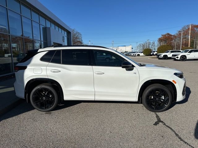 New 2025 Volkswagen Tiguan SE R-Line image 8