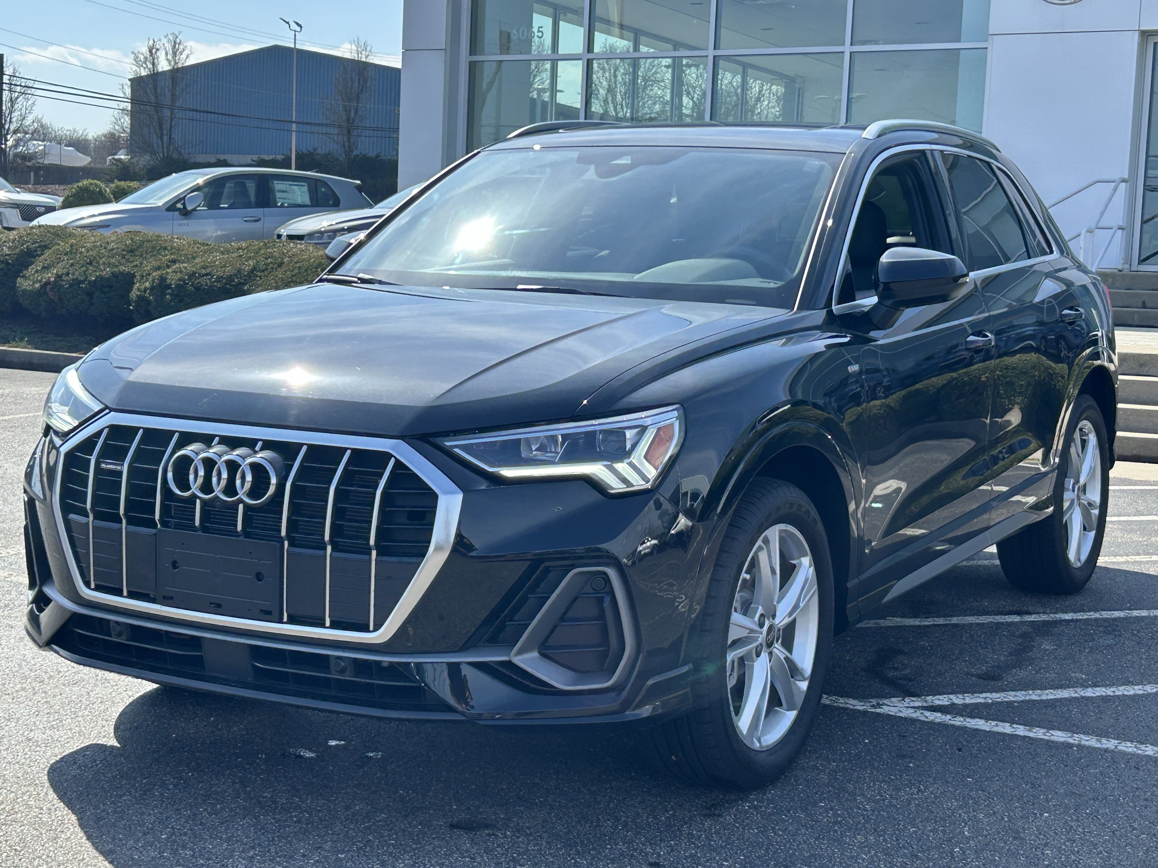 Used 2024 Audi Q3 2.0T Premium Plus image 3