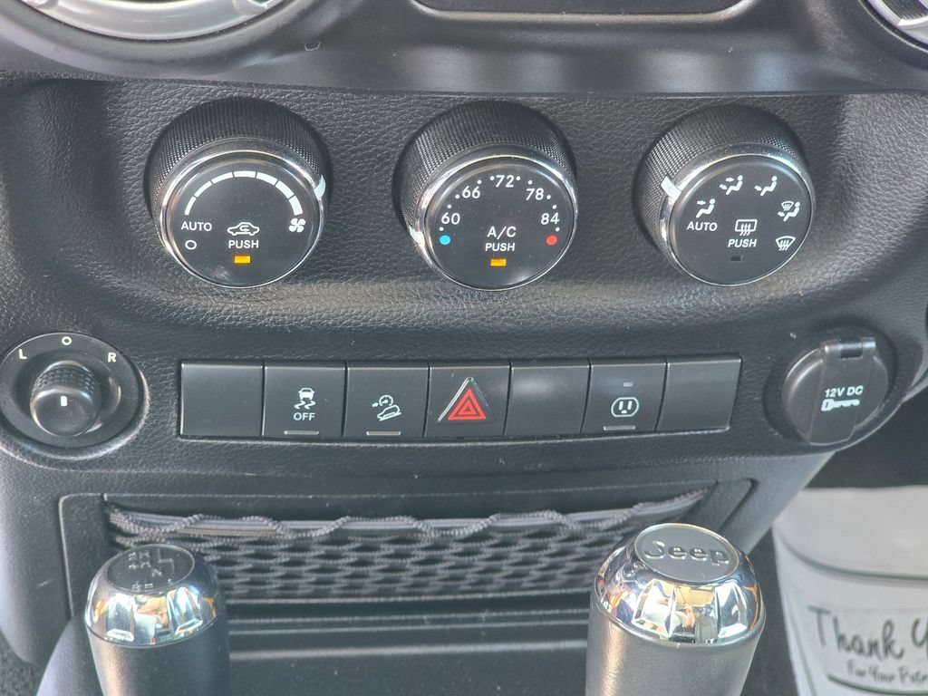 Used 2013 Jeep Wrangler Rubicon w/ PWR Convenience Group AWD/4WD image 16