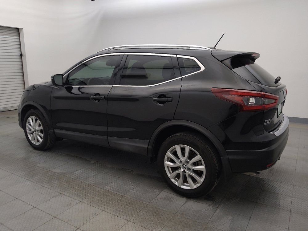 Used 2020 Nissan Rogue Sport SV image 3