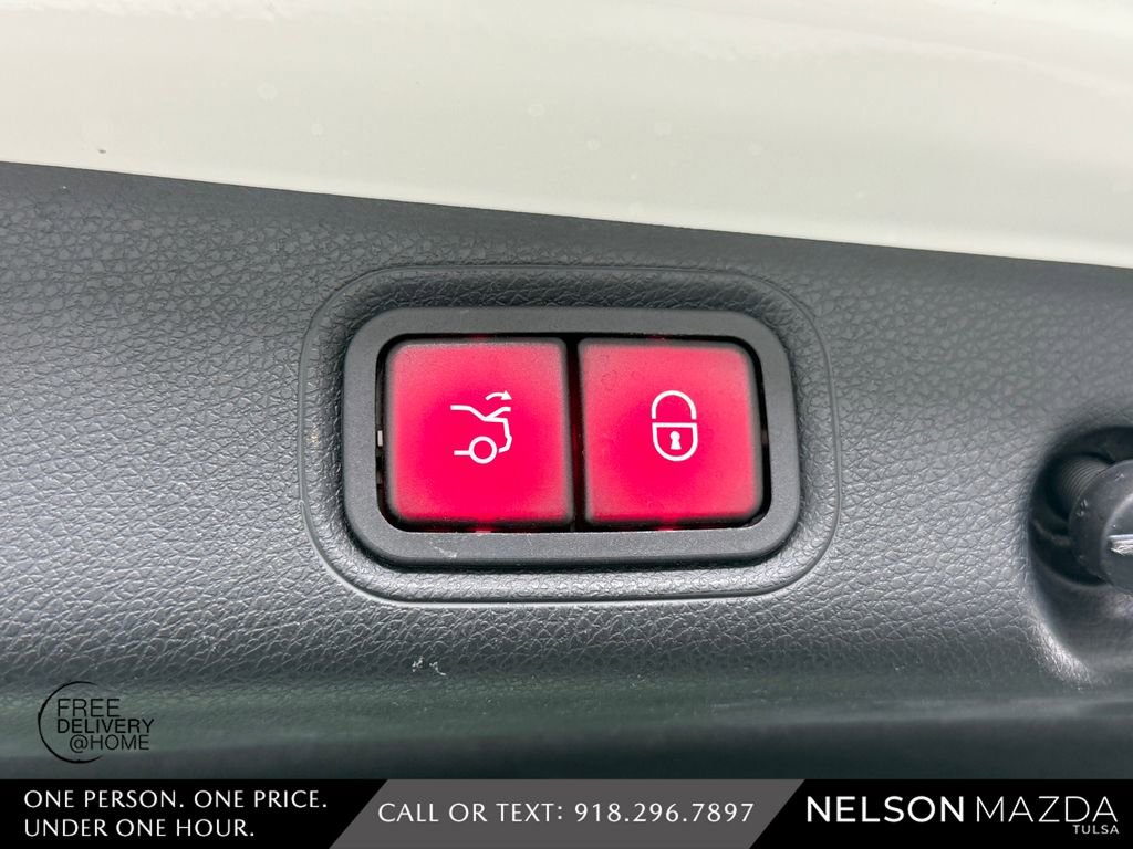 Used 2017 Mercedes-Benz E 300 4MATIC image 41