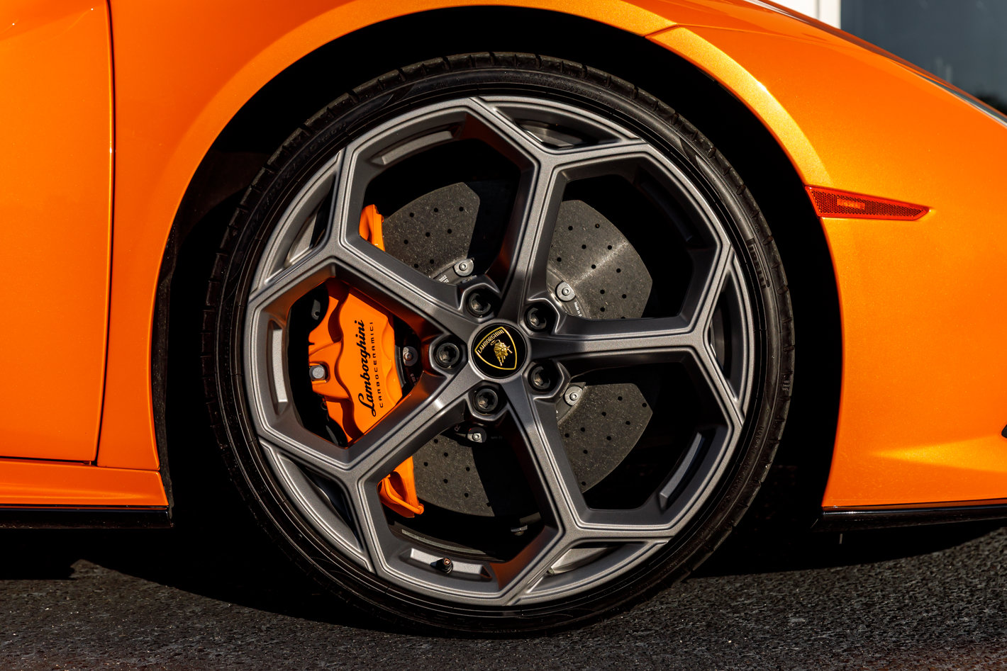Used 2023 Lamborghini Huracan EVO RWD image 20