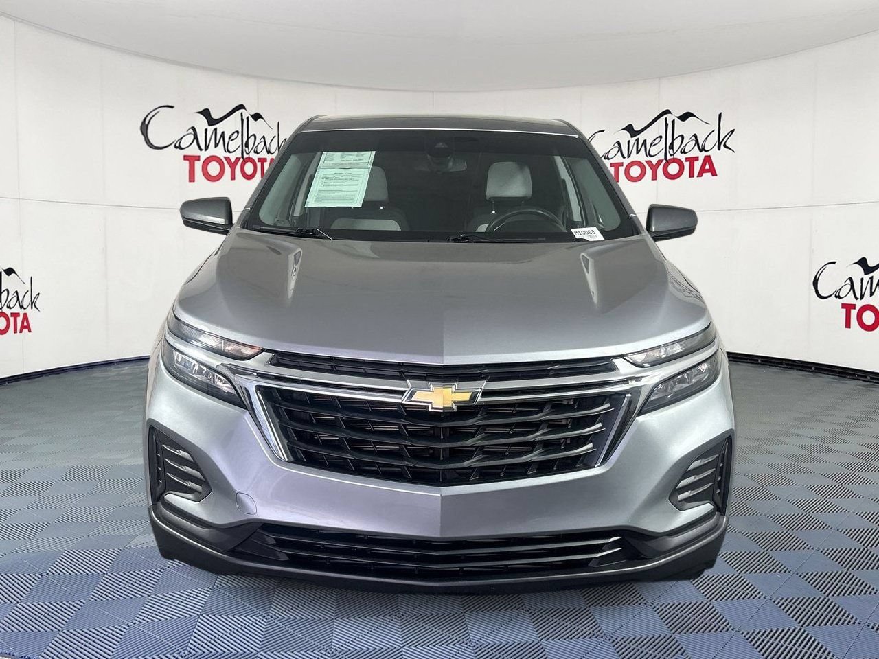 Used 2024 Chevrolet Equinox LS w/ LS Convenience Package FWD image 3