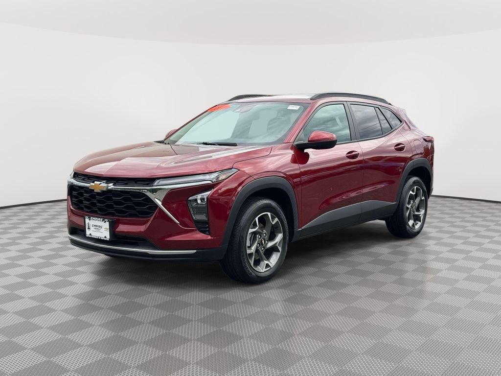 Used 2024 Chevrolet Trax LT w/ Driver Confidence Package FWD image 3