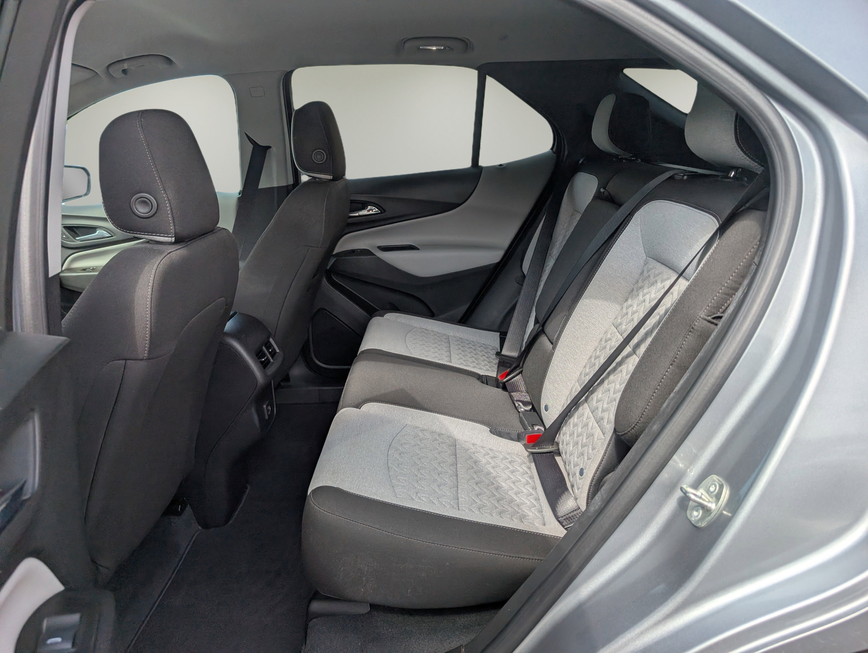 Used 2023 Chevrolet Equinox LS w/ LPO, Cargo Package FWD image 11