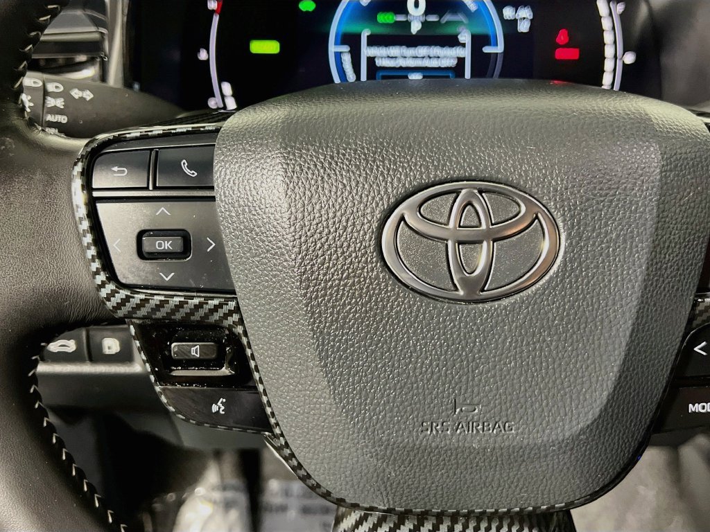 Used 2025 Toyota Camry SE FWD image 16