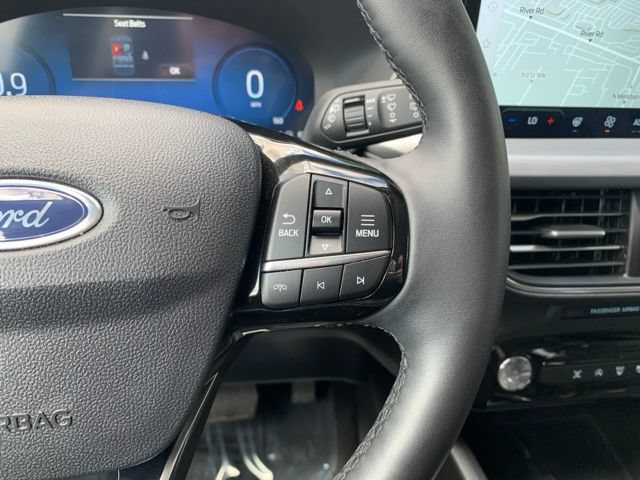 Certified 2025 Ford Escape Platinum AWD/4WD image 25
