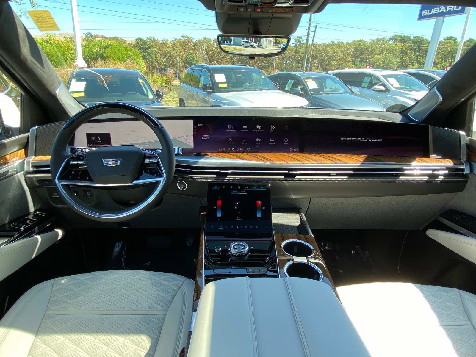 Used 2025 Cadillac Escalade ESV Premium Luxury Platinum image 22