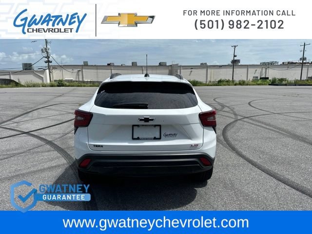 Used 2025 Chevrolet Trax RS w/ Sunroof Package FWD image 6
