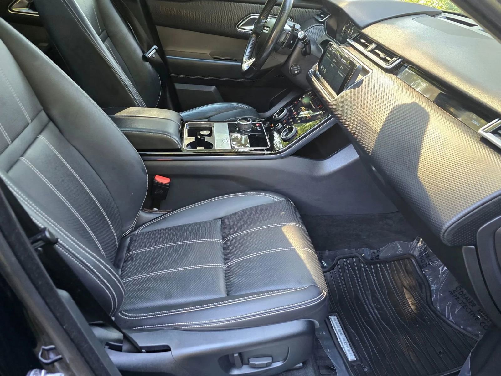 Used 2018 Land Rover Range Rover Velar S image 22