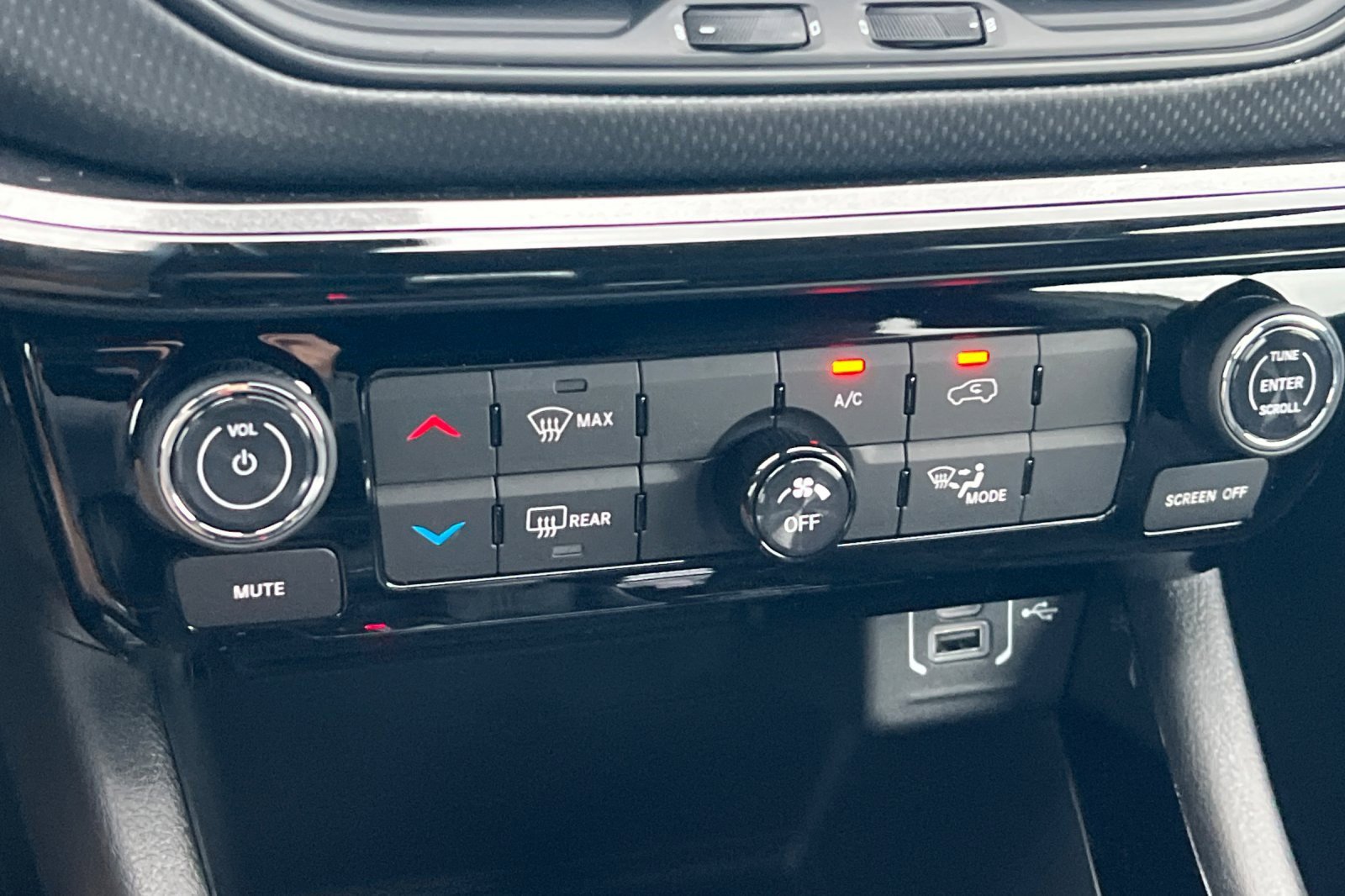 New 2026 Jeep Compass Latitude image 18