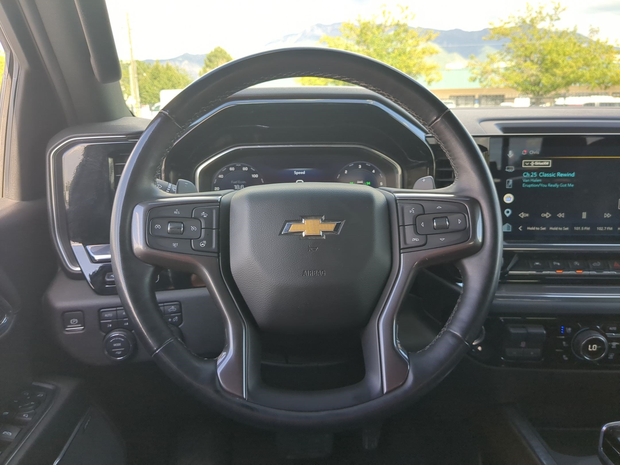 Used 2023 Chevrolet Silverado 1500 High Country w/ Technology Package AWD/4WD image 17