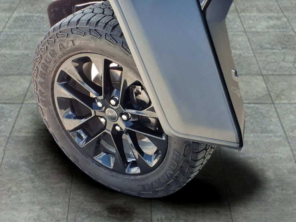 Used 2024 Jeep Gladiator Sport image 6