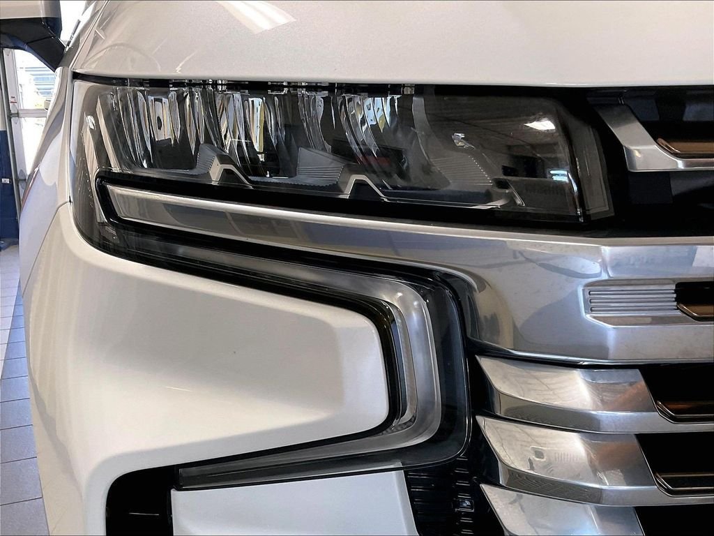 Used 2024 Chevrolet Tahoe High Country w/ Advanced Technology Package AWD/4WD image 34