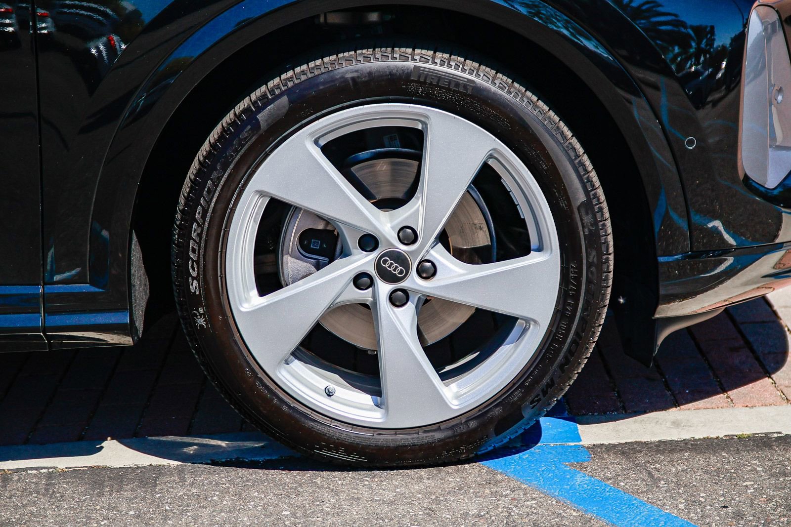 Certified 2025 Audi Q5 Prestige image 10