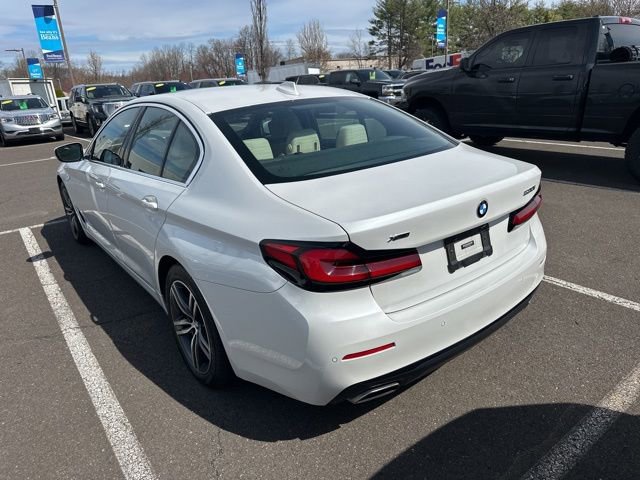 Used 2021 BMW 530i xDrive w/ Premium Package image 4