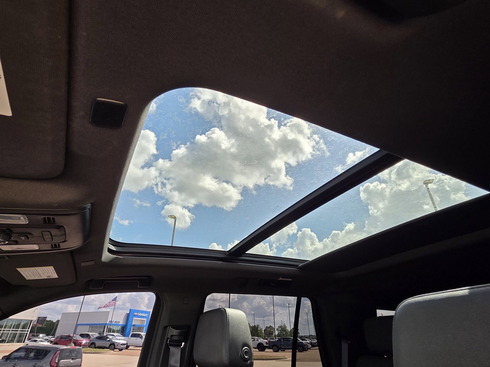 Used 2023 Chevrolet Tahoe LT w/ Luxury Package image 17