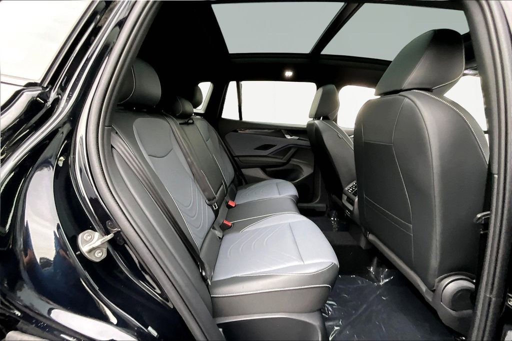 New 2026 Volkswagen Tiguan SE R-Line image 23