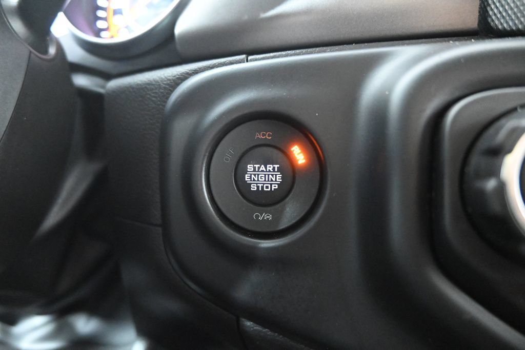 Used 2023 Jeep Gladiator Sport AWD/4WD image 32