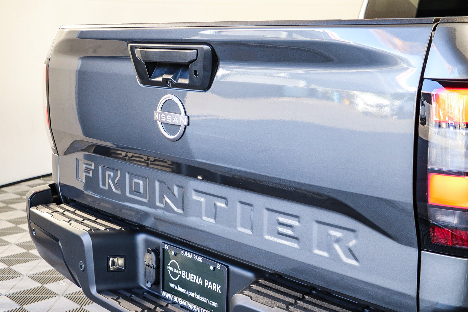New 2027 Nissan Frontier S w/ Tow Package RWD image 10
