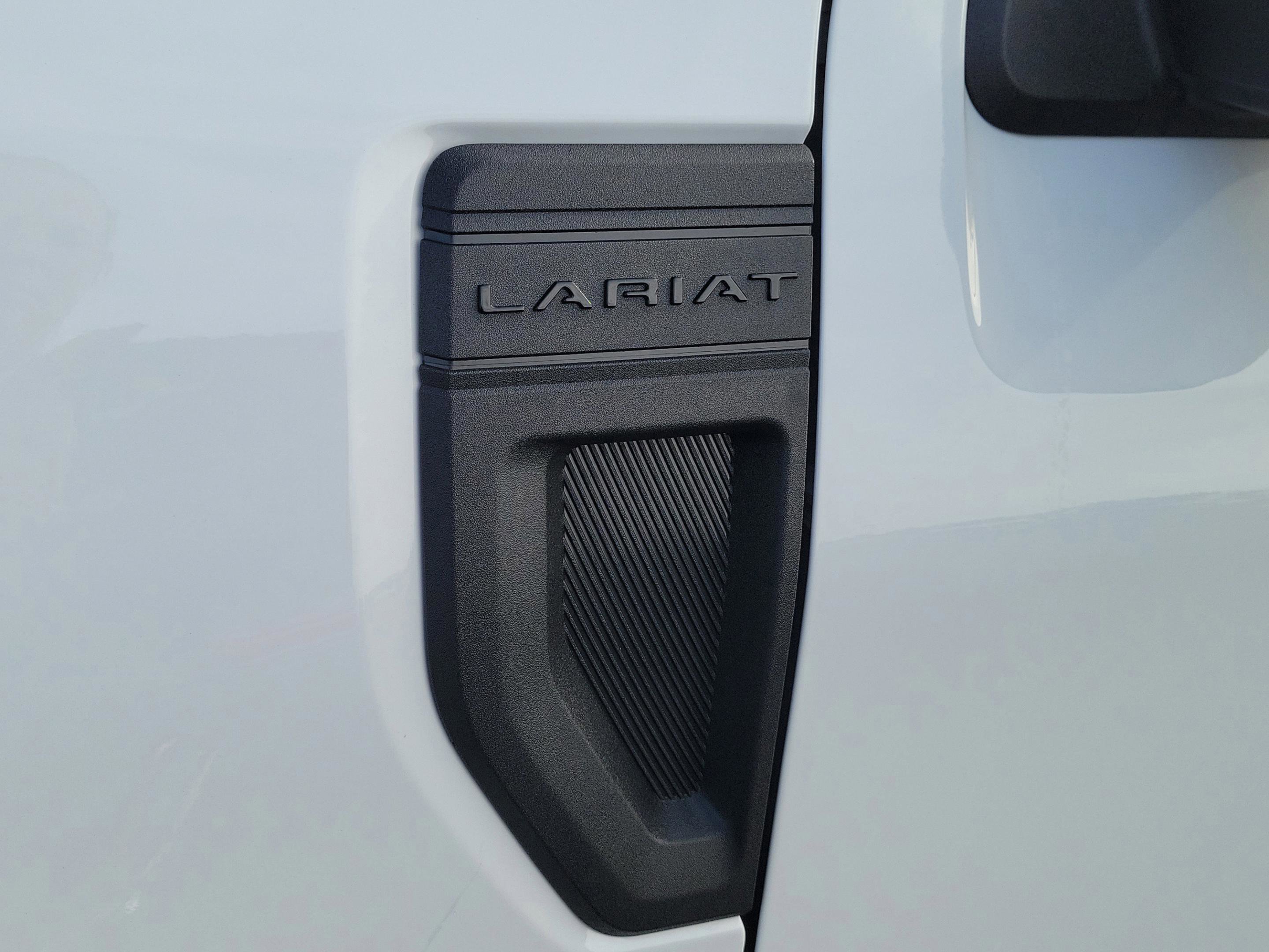 New 2025 Ford Maverick Lariat w/ Black Appearance Package image 7