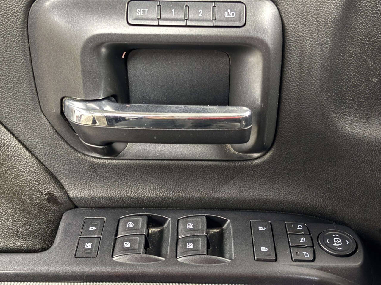 Used 2015 Chevrolet Silverado 2500 LTZ AWD/4WD image 24