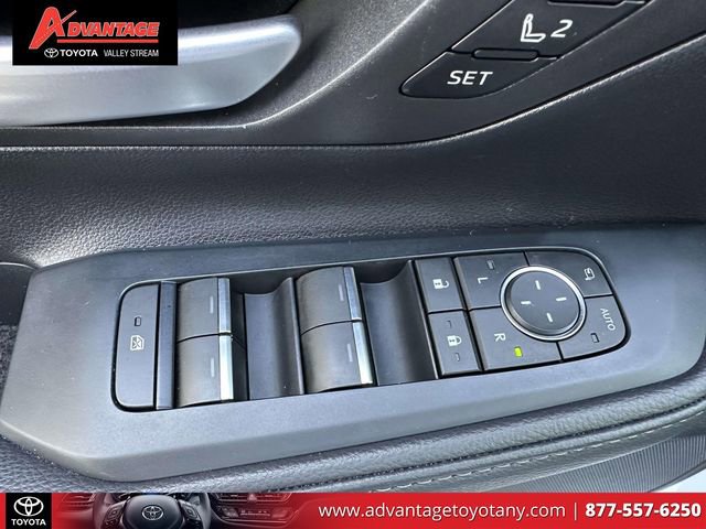 Used 2024 Toyota Grand Highlander Limited AWD/4WD image 22