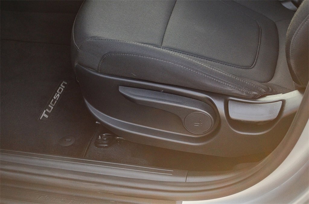 Certified 2023 Hyundai Tucson SE image 21