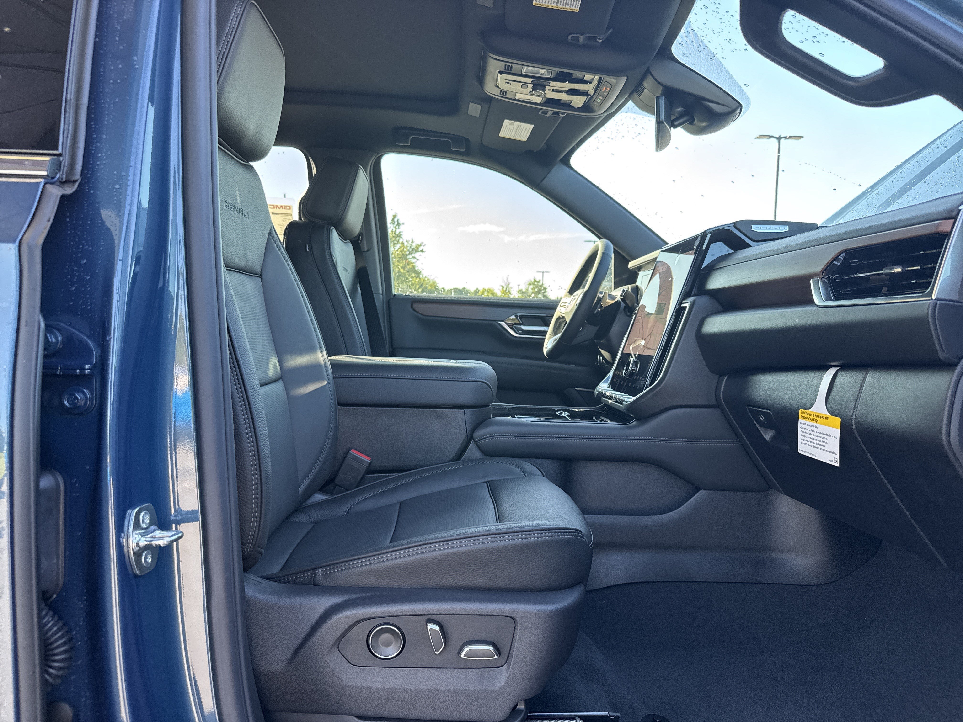 New 2026 GMC Yukon XL Denali w/ Sun & Power Step Package AWD/4WD image 33