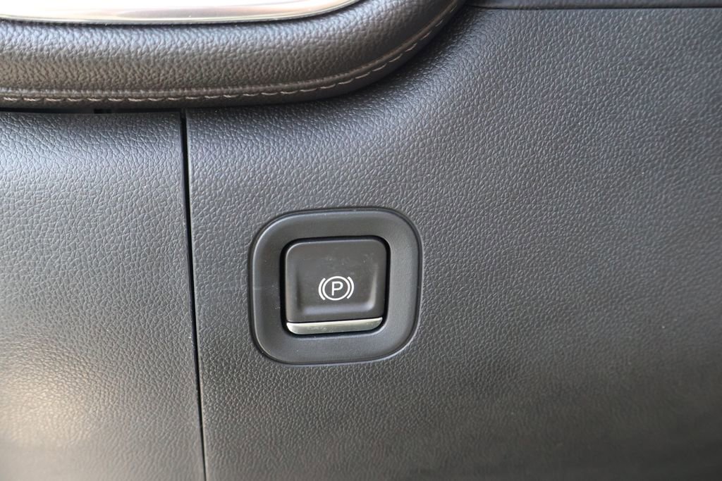 Used 2020 Chevrolet Silverado 1500 RST w/ Rally Edition image 18