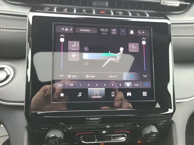 New 2025 Jeep Grand Cherokee Altitude image 13