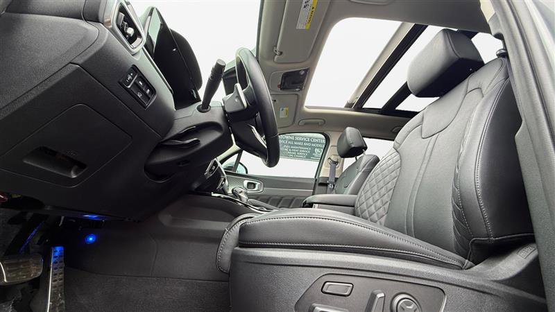 Used 2023 Kia Sorento SX AWD/4WD image 22