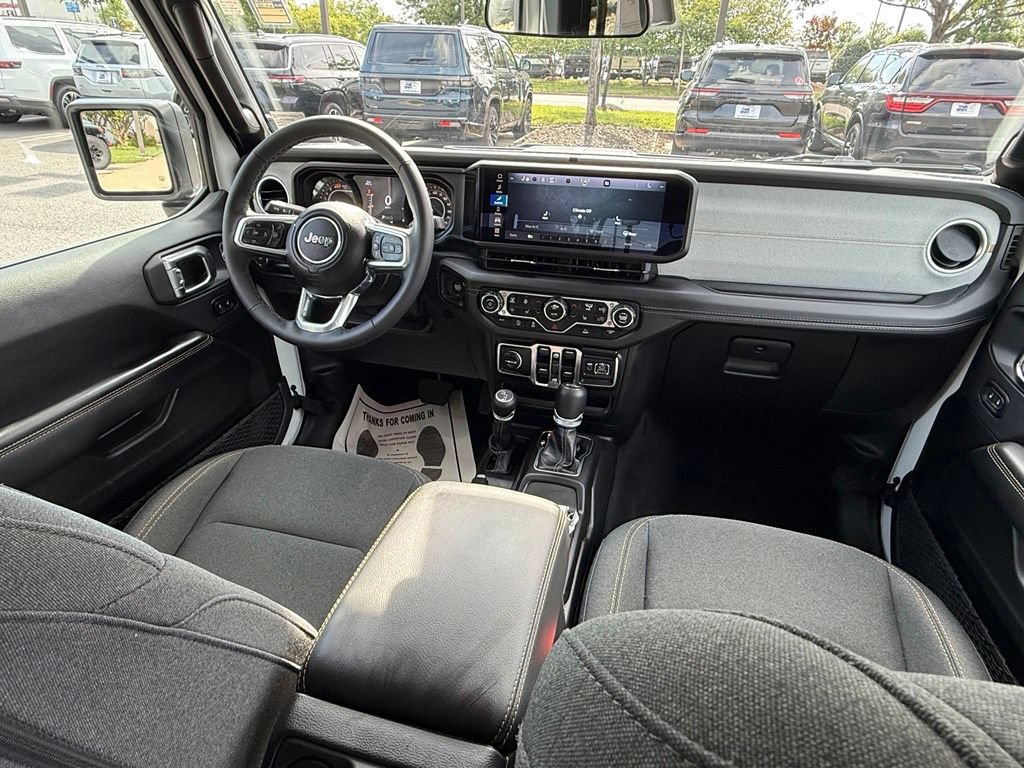 Certified 2025 Jeep Wrangler Unlimited Sahara AWD/4WD image 19
