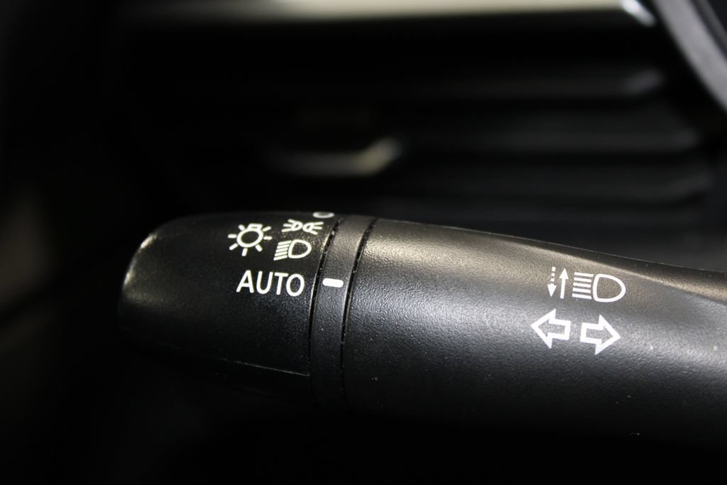 Used 2023 Nissan Altima 2.5 SV FWD image 41