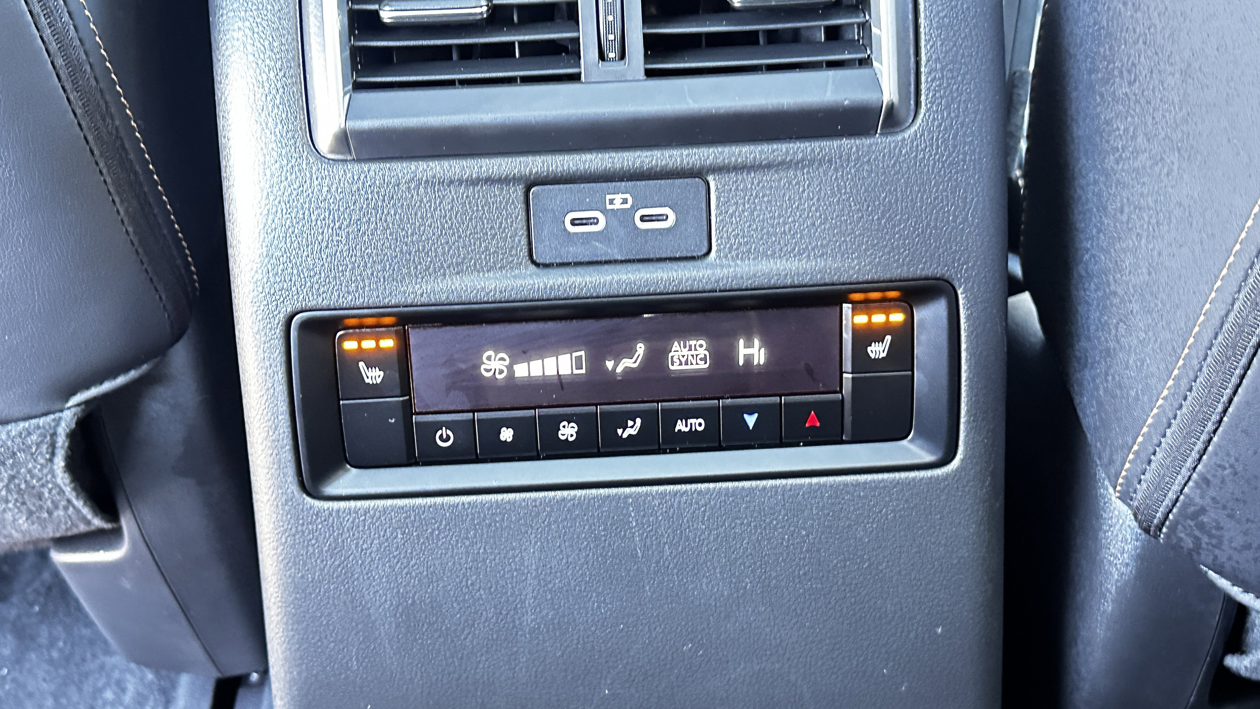 Certified 2025 MAZDA CX-90 3.3 Turbo S w/ Premium Package image 37