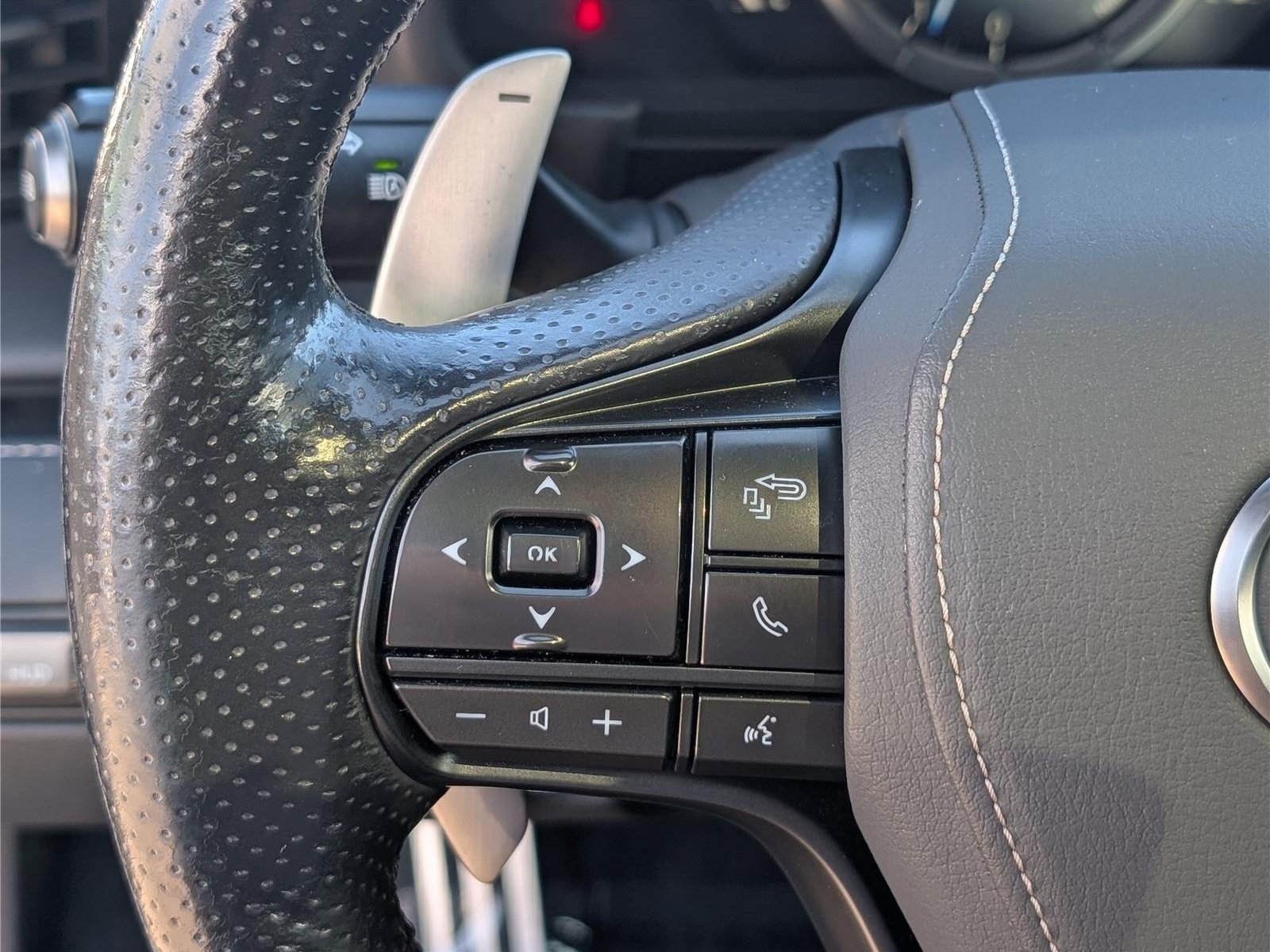 Used 2018 Lexus LC 500 Coupe w/ Sport Package RWD image 21