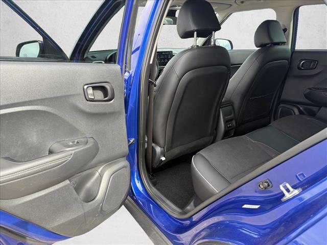 Used 2024 Hyundai Venue Limited FWD image 21