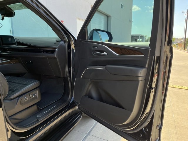 Certified 2022 Cadillac Escalade ESV Sport Platinum w/ LPO, ONYX Package image 24