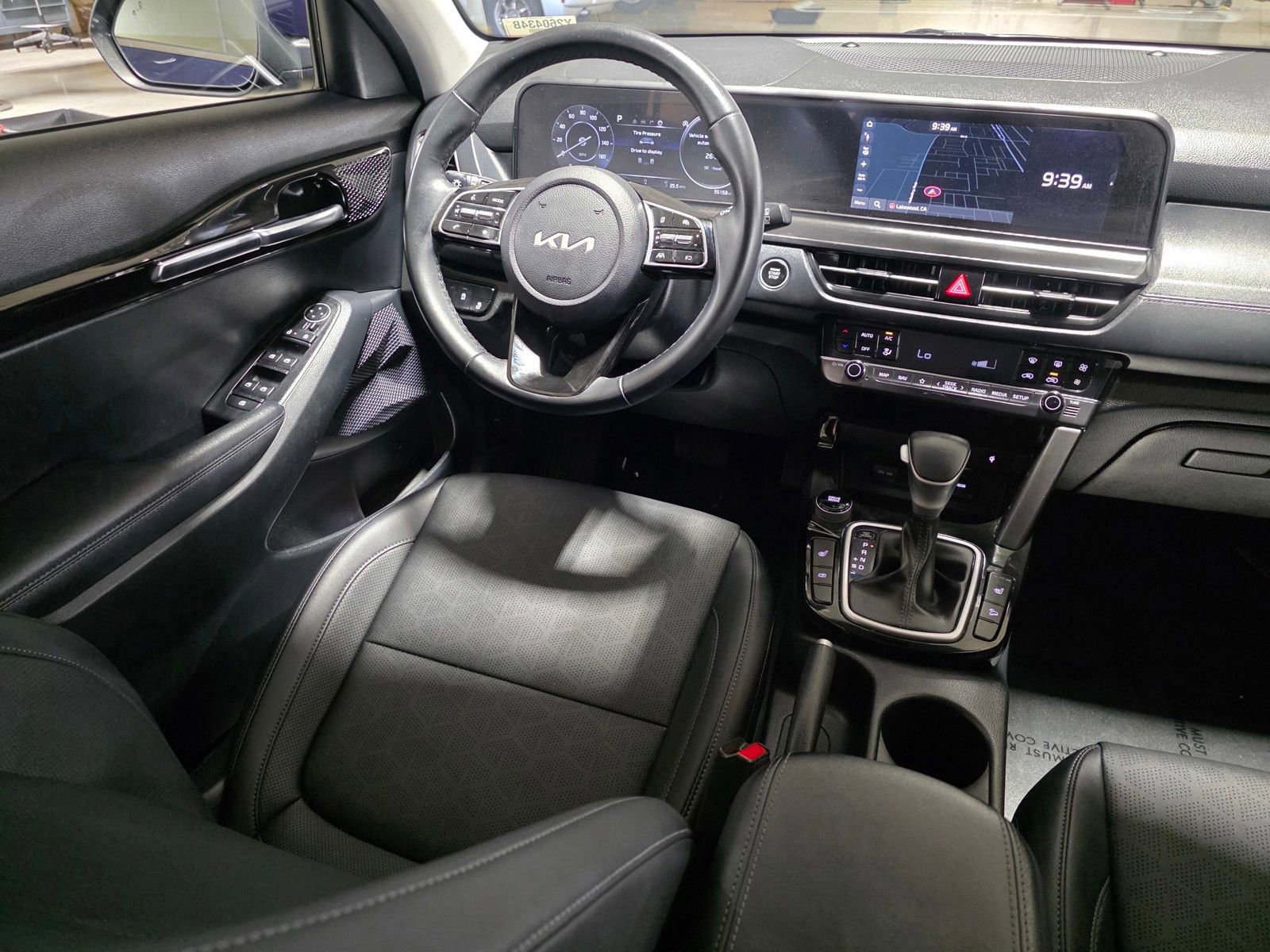 Used 2024 Kia Seltos EX image 19