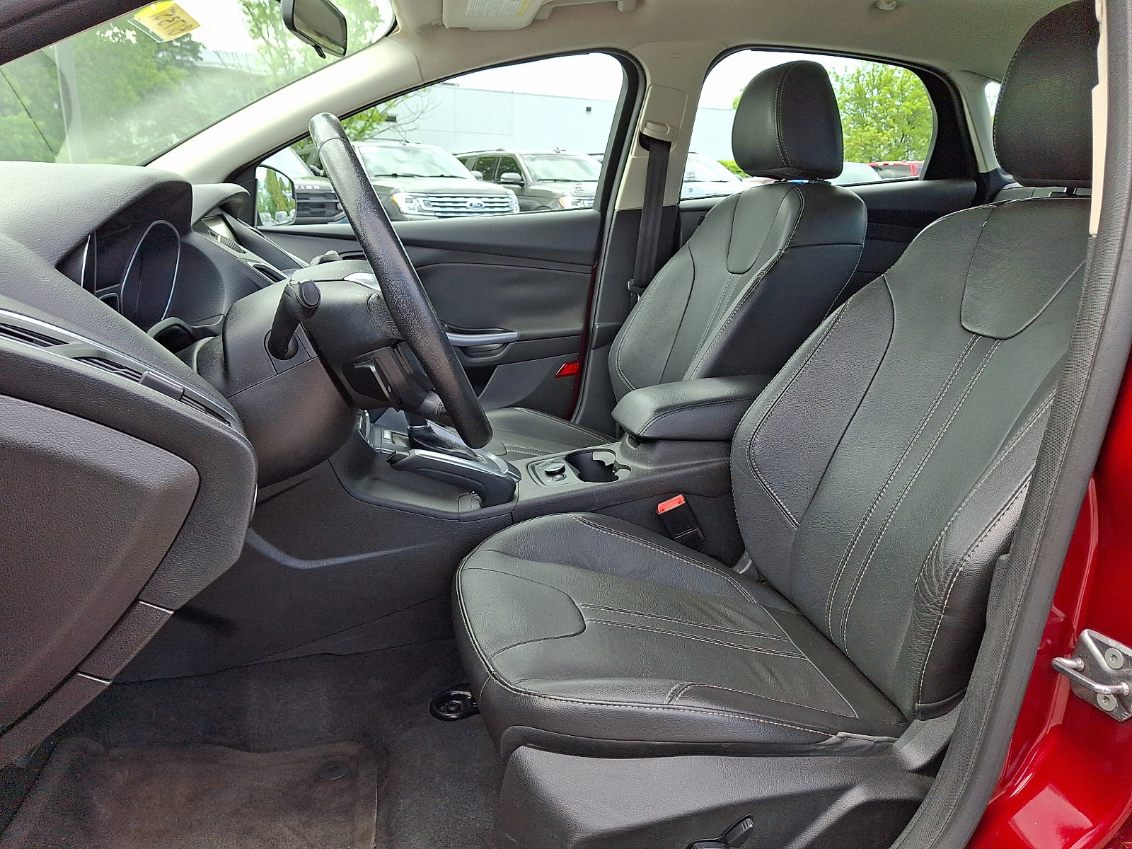 Used 2013 Ford Focus Titanium FWD image 16