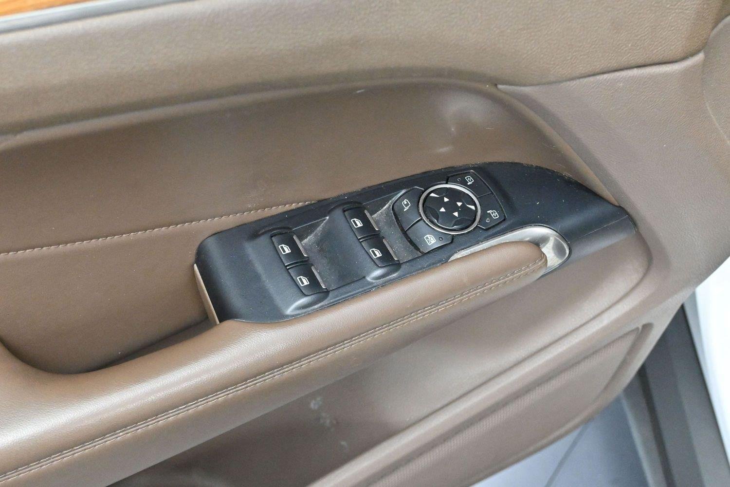 Used 2015 Lincoln MKC FWD w/ Equipment Group 102A Reserve image 11