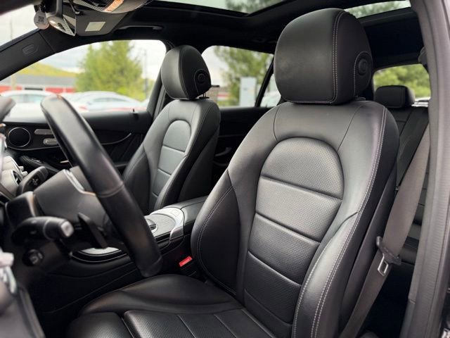 Used 2022 Mercedes-Benz GLC 300 4MATIC image 17
