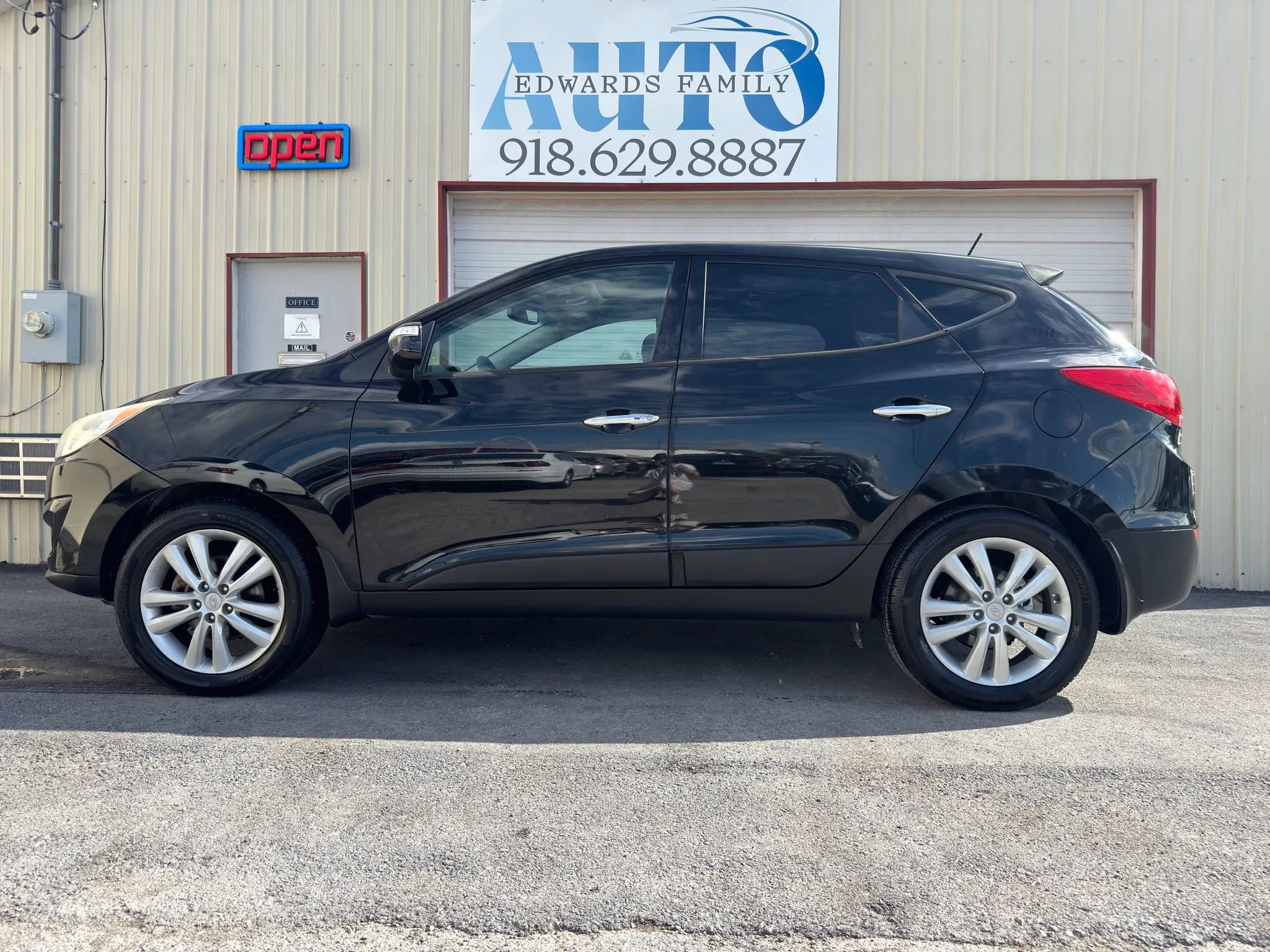 Used 2013 Hyundai Tucson Limited w/ Premium Pkg image 14