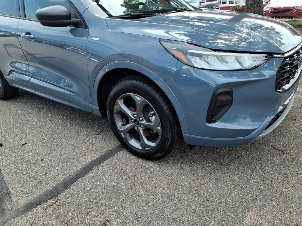 Certified 2024 Ford Escape ST-Line w/ Tech Pack #1 AWD/4WD image 5