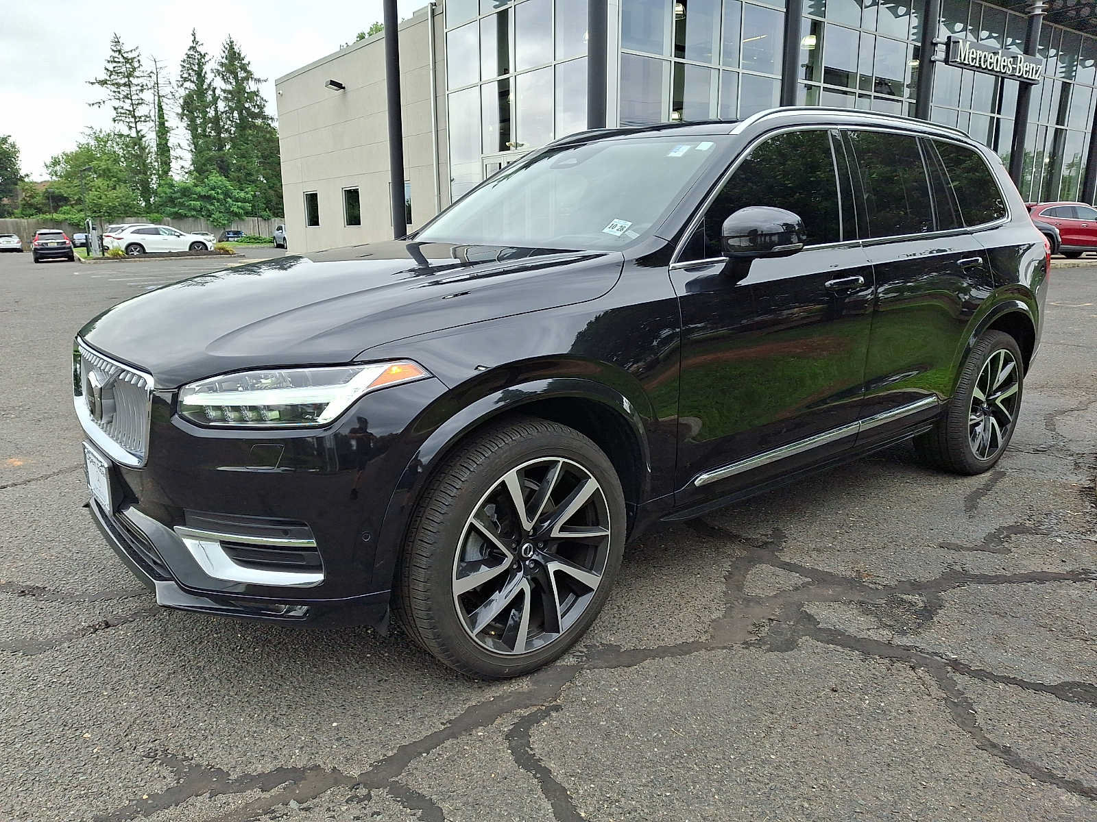 Used 2024 Volvo XC90 B6 Ultimate w/ Protection Package Premier AWD/4WD image 3