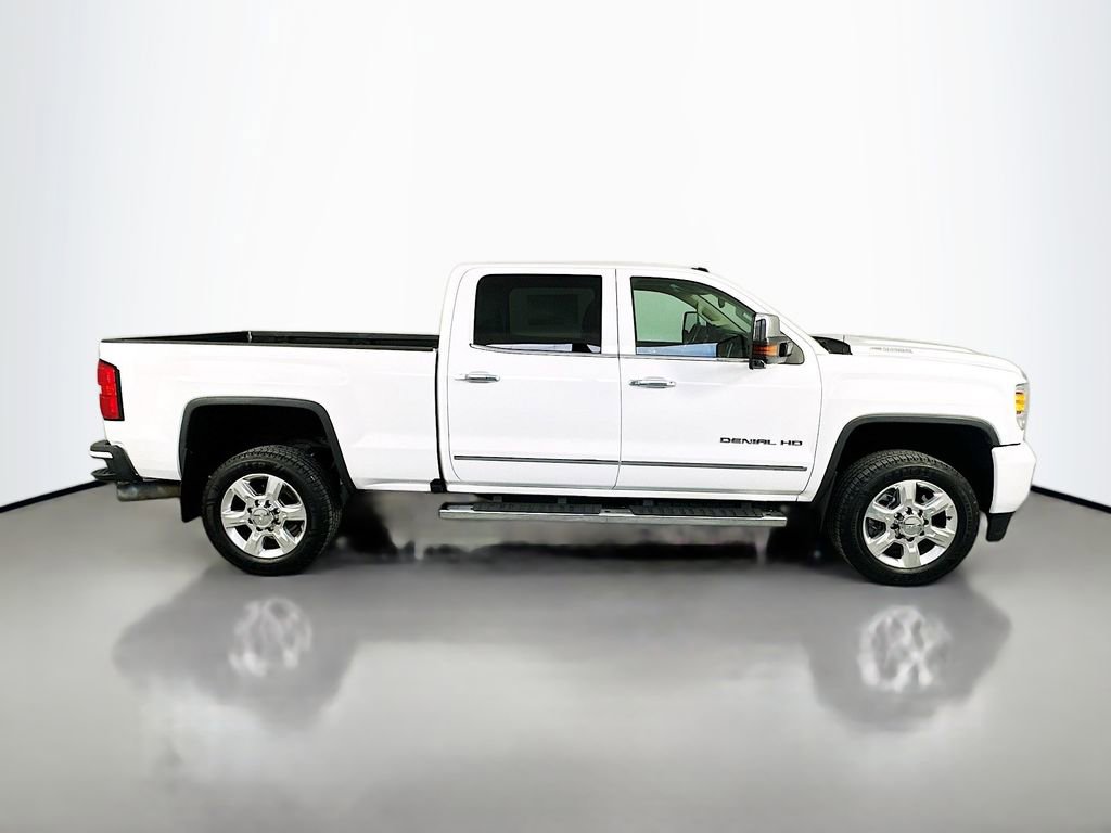 Used 2017 GMC Sierra 2500 Denali w/ Duramax Plus Package image 8