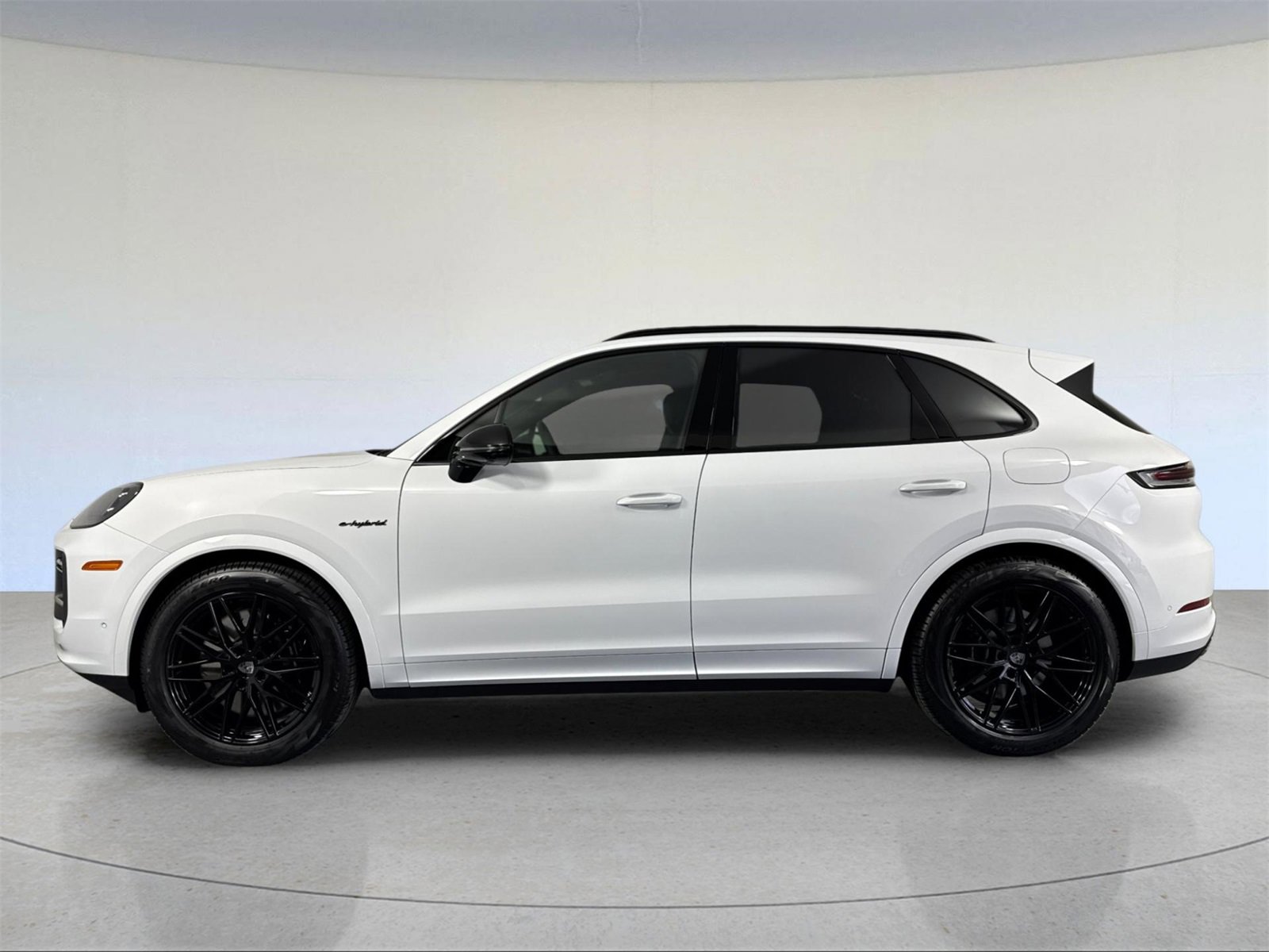 New 2026 Porsche Cayenne Turbo image 2