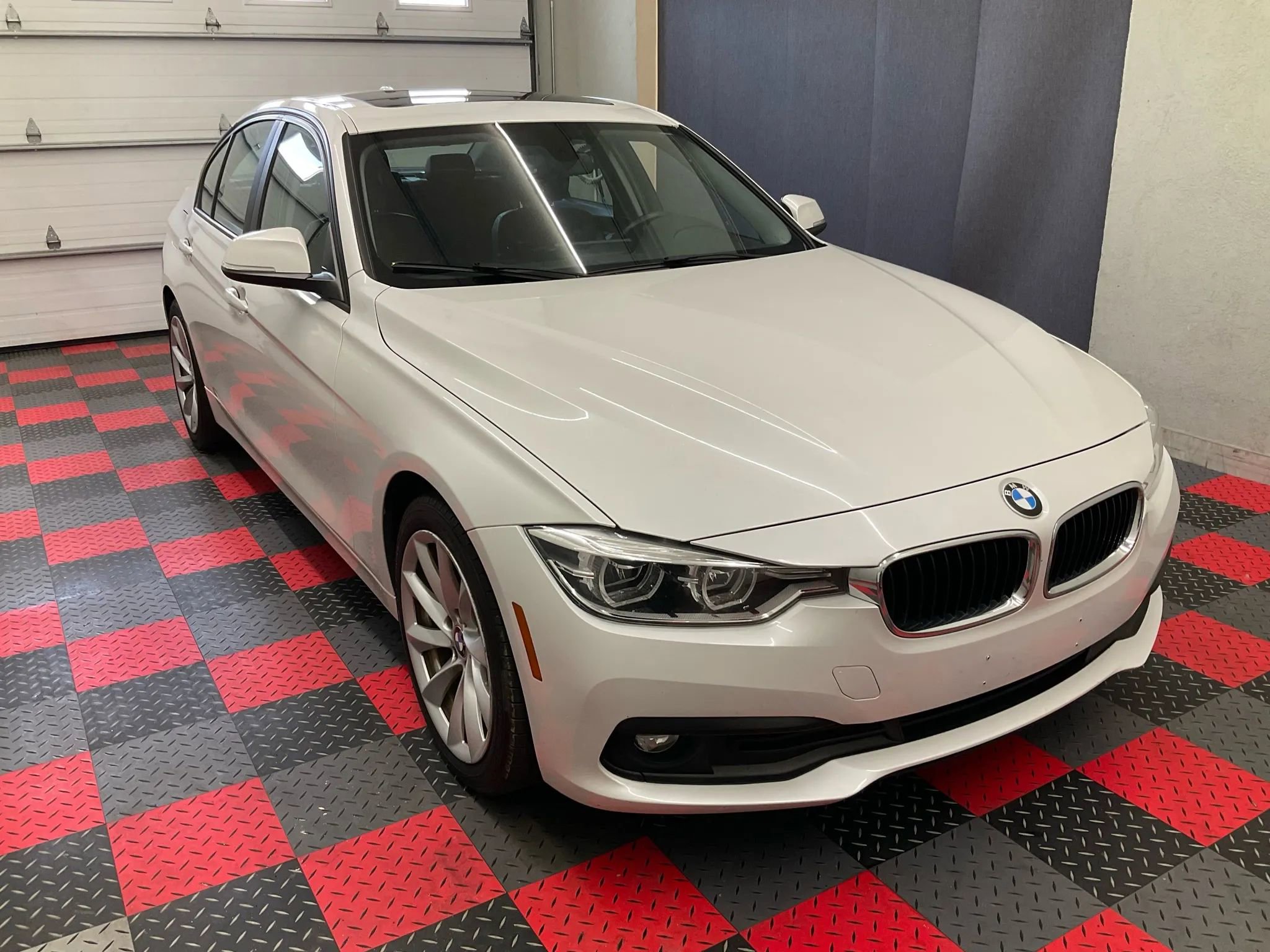 Used 2018 BMW 320i xDrive Sedan