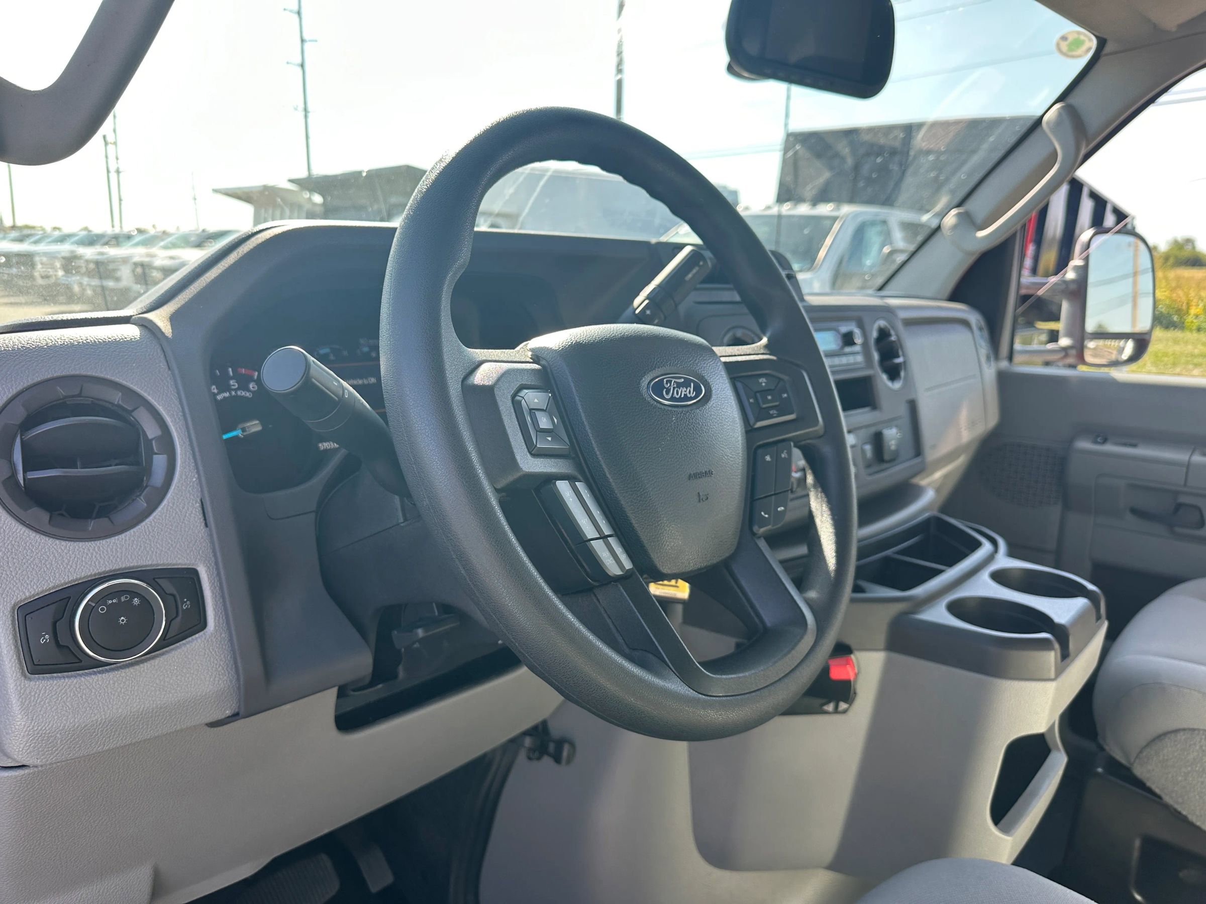 Used 2025 Ford E-350 and Econoline 350 Super Duty w/ Driver's Safety Package image 10
