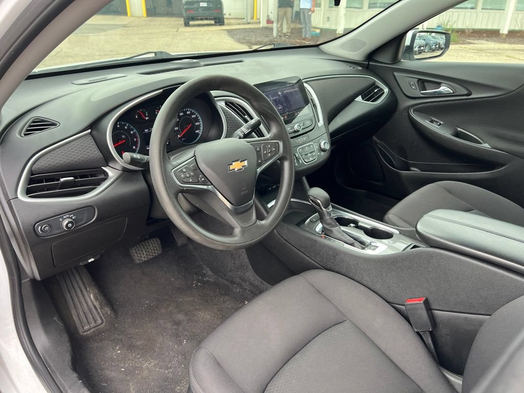 Used 2024 Chevrolet Malibu LT FWD image 17